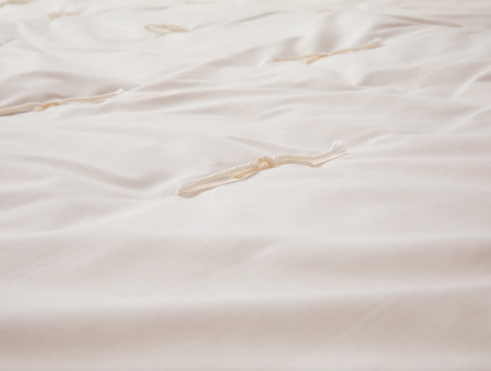 Lightweight Wool Comforter - Image 4